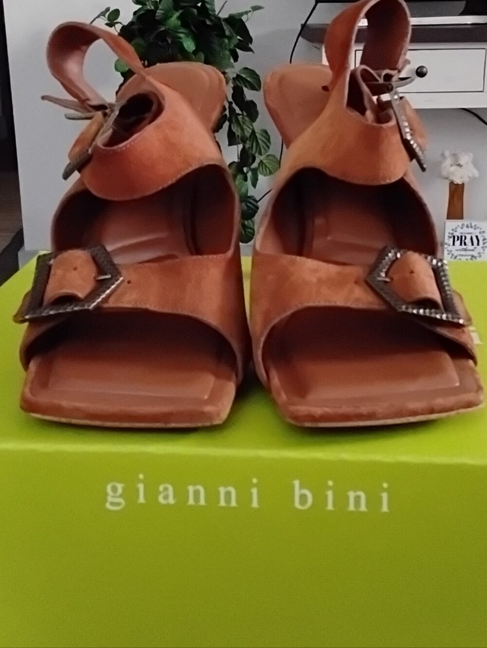 Gianni Bini Texas Tan Leather Buckle Heeled Sandals. - Picture 2 of 4
